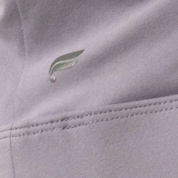 Fabletics Sports bra & RBX High Waisted Capri Leggings - Purple and Gray Pattern - Picture 4 of 6